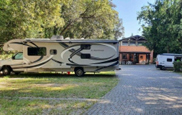 Camper